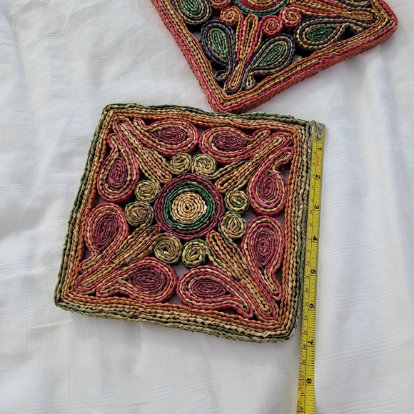 Vintage | set of colourful Woven rattan trivets - Picture 3 of 5